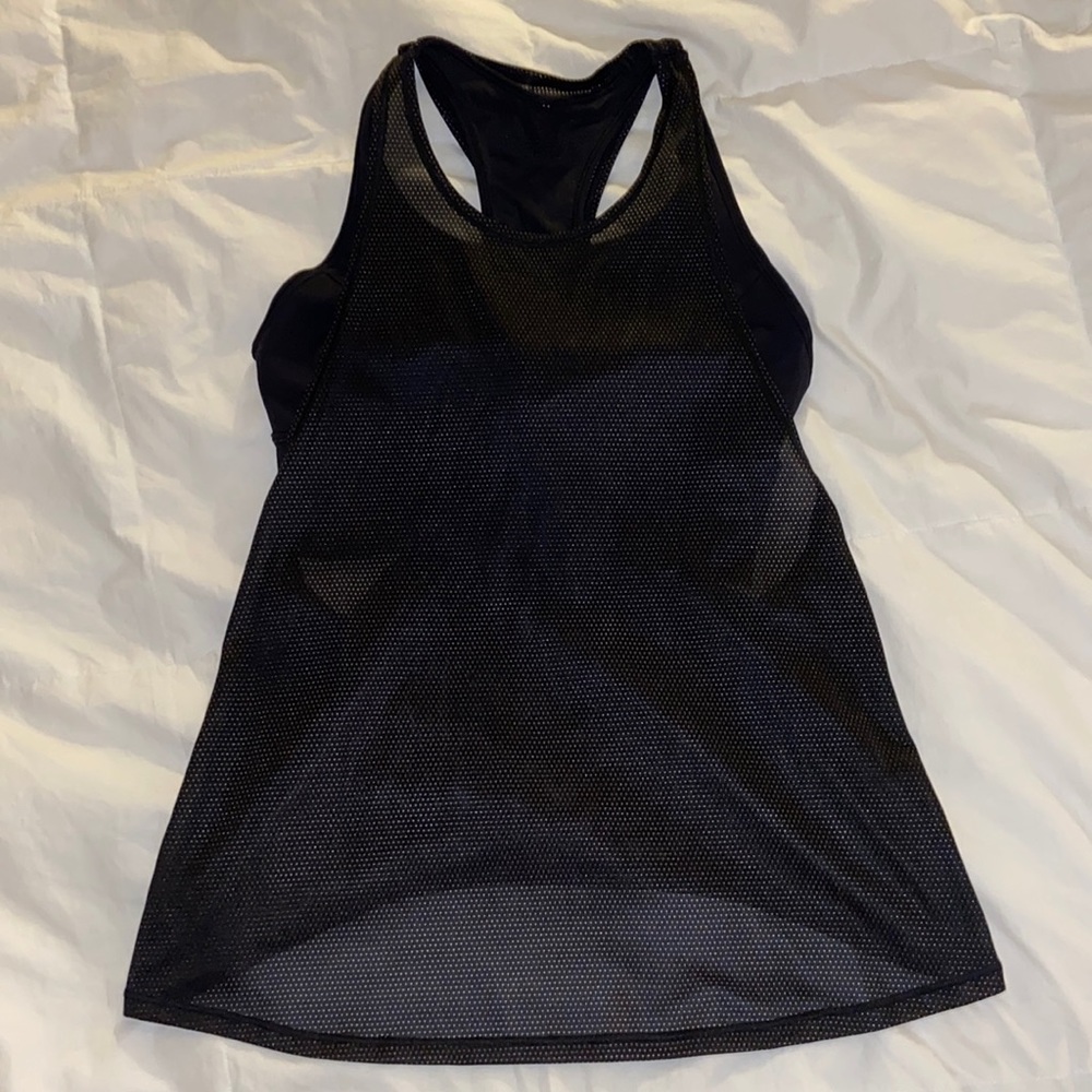EUC lululemon workout tank with built in longline bra